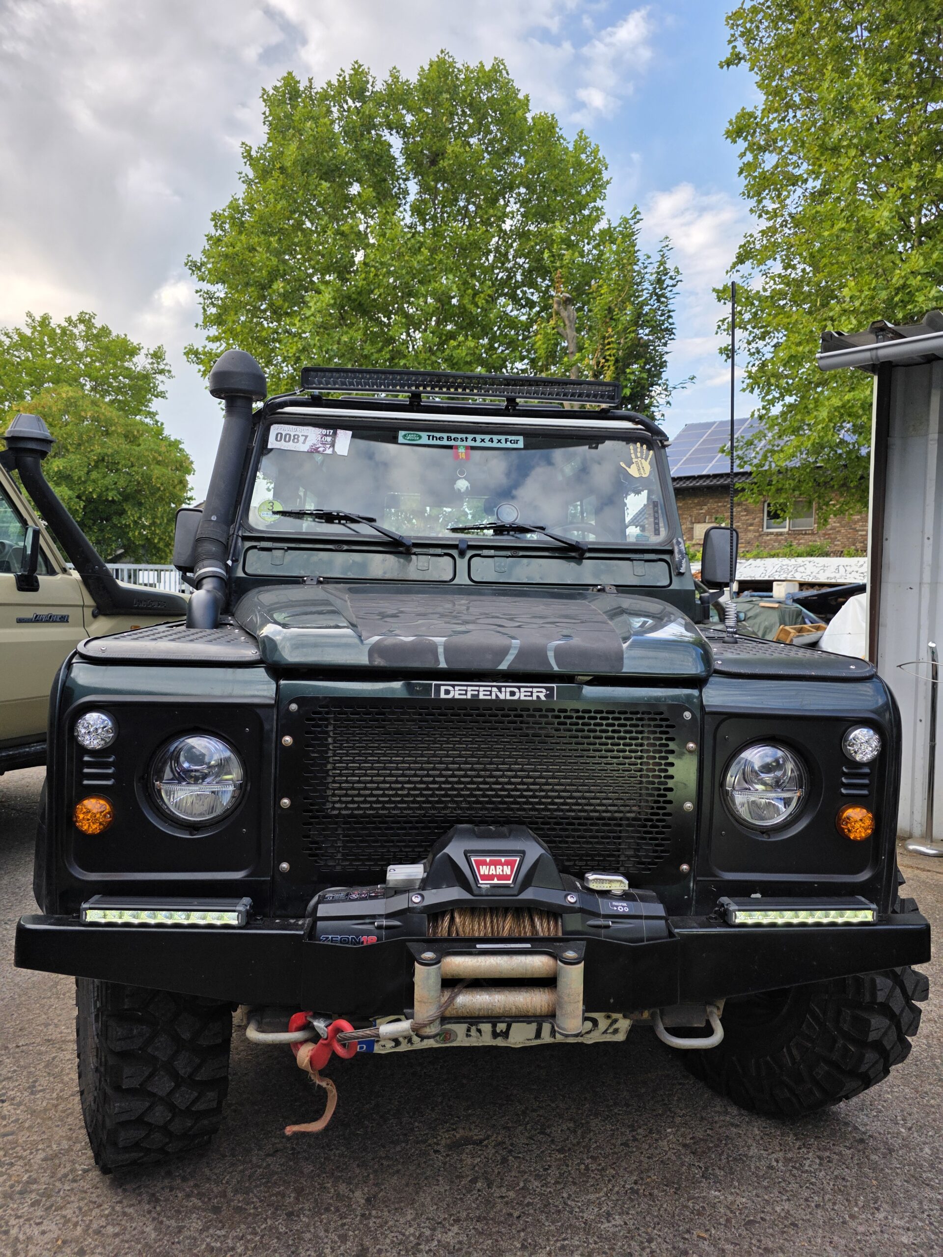 Der Land Rover Td5 mit neuen LED-Leuchten vom Scheinwerfer LUXX.